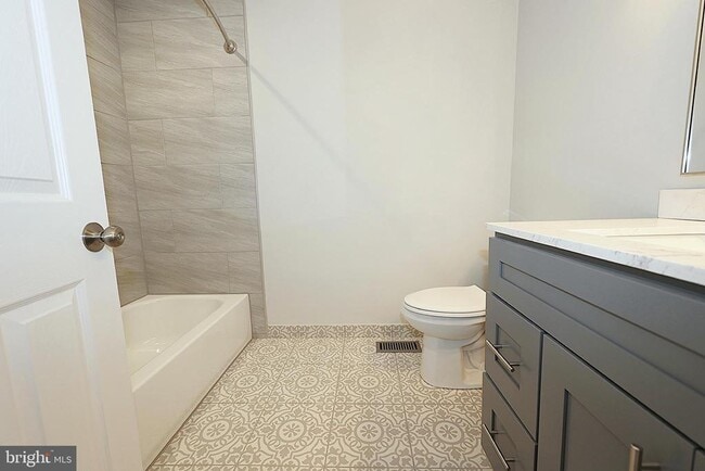 Building Photo - 49 5 Crown Royal Cir