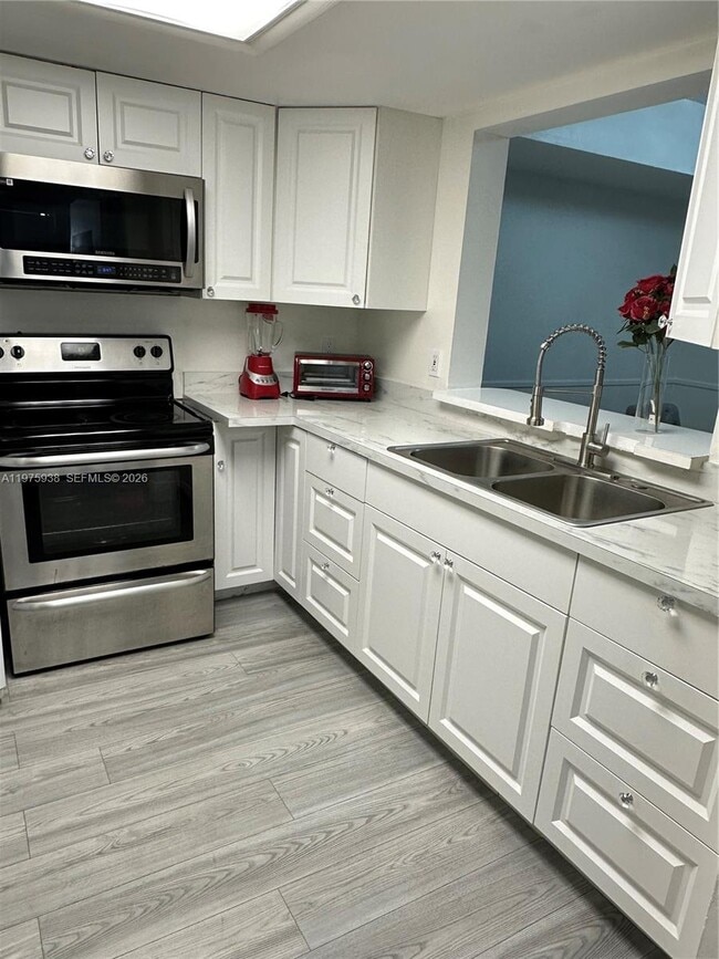 Building Photo - 2055 SW 122nd Ave