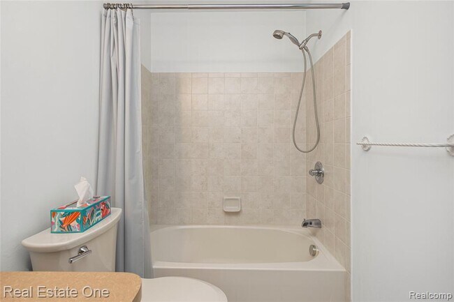 Building Photo - 23102 Alexa Dr