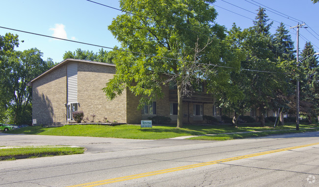 Building Photo - Arrowhead Pointe Apartments