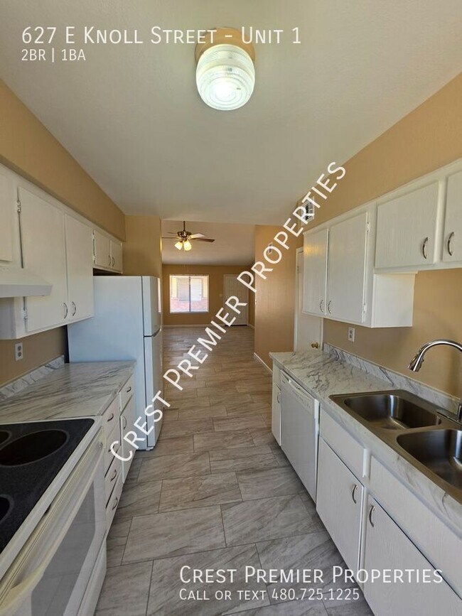 Building Photo - 627 E Knoll St