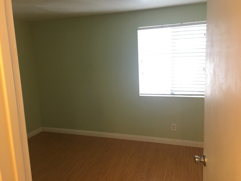 bedroom - 616 Veteran Ave