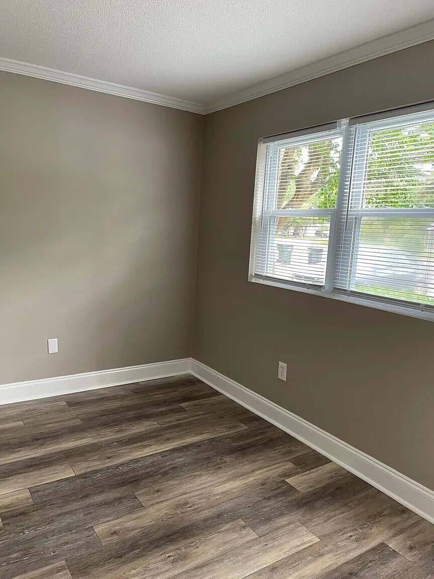 Building Photo - 1852 Mepkin Rd