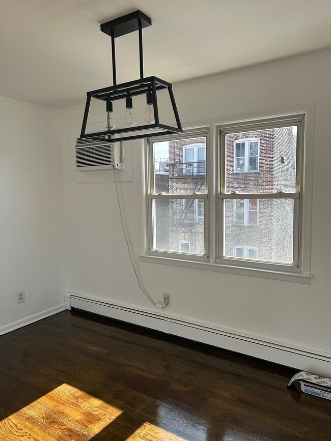 Building Photo - 4608 Grand Ave