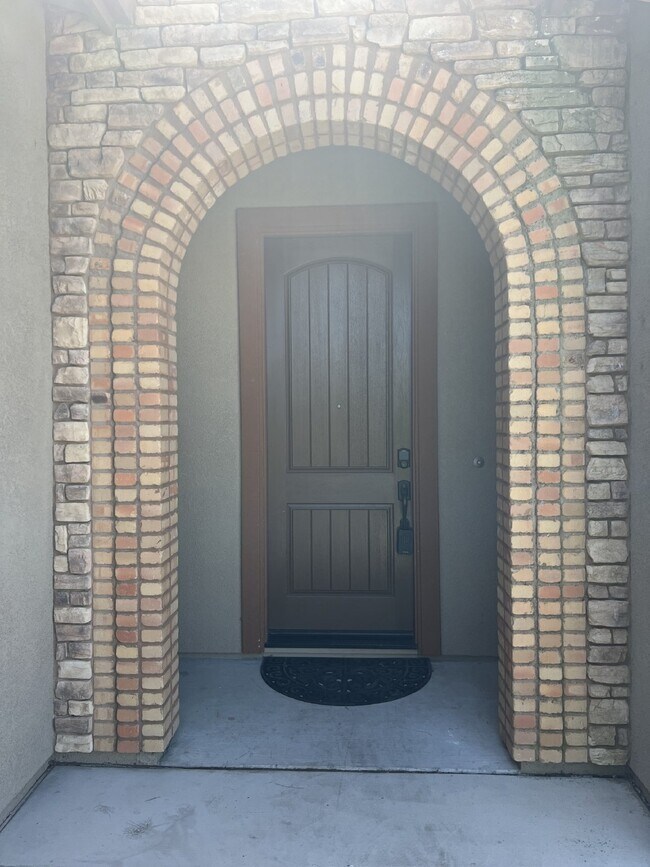 Building Photo - Stunning 4-Bed Lake View Home with Hardwood Floors