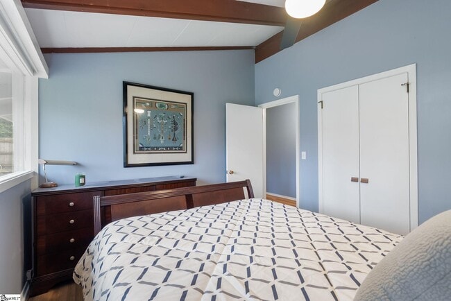 Building Photo - 103 Robinall Dr