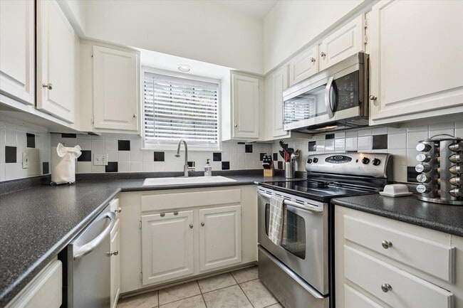 Building Photo - 4000 Purdue St