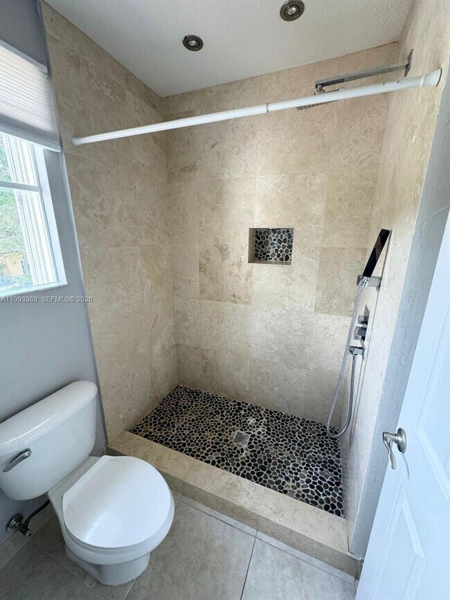 Building Photo - 4451 Seneca Ave