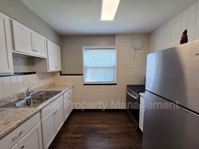 Building Photo - 5001-5003 Miami Street - 1E