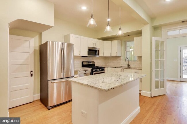 Building Photo - 628 Madison St NW