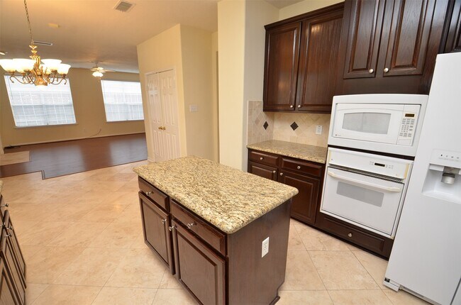 Building Photo - 1218 Irish Mist Ct
