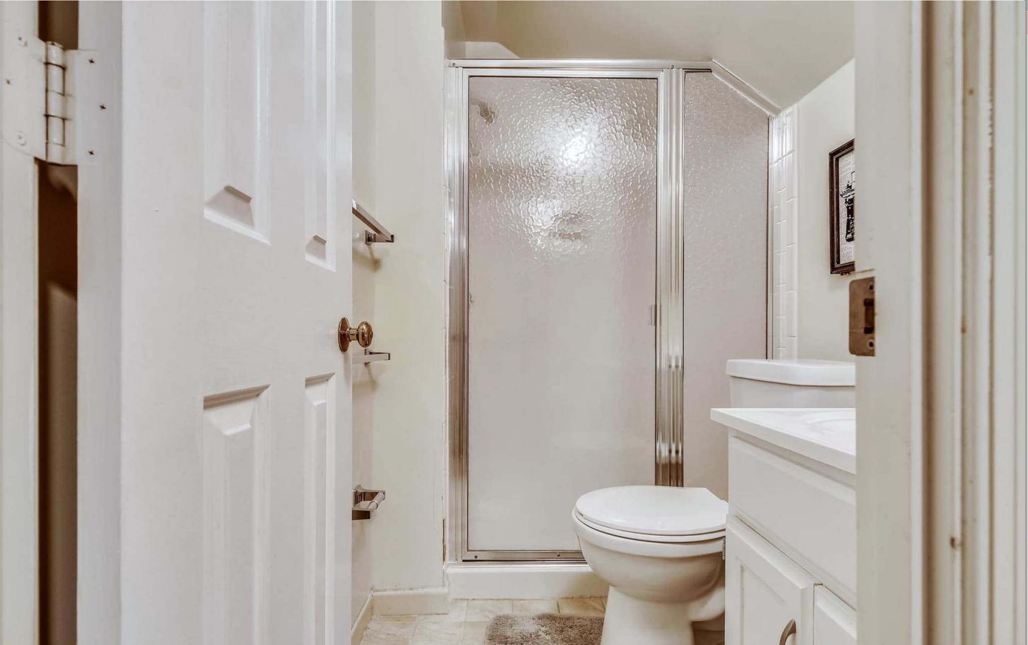 Top floor bath - 1176 N Utah St
