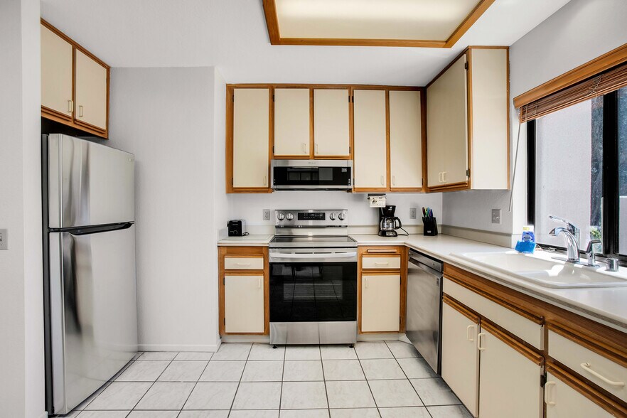 Kitchen - 29142 Isleta Ct