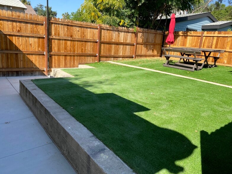 New Private Turf Backyard - 2823 Hermosa Ave