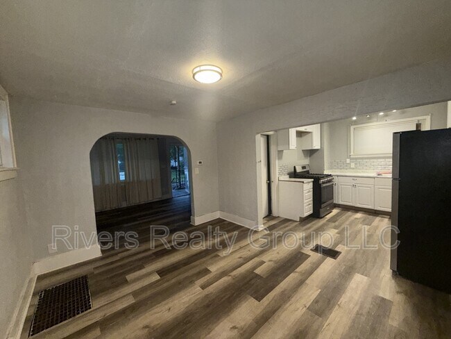 Building Photo - 4280 7th St