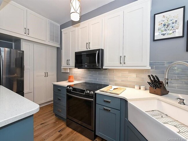 Building Photo - 2501 Roswell Ave