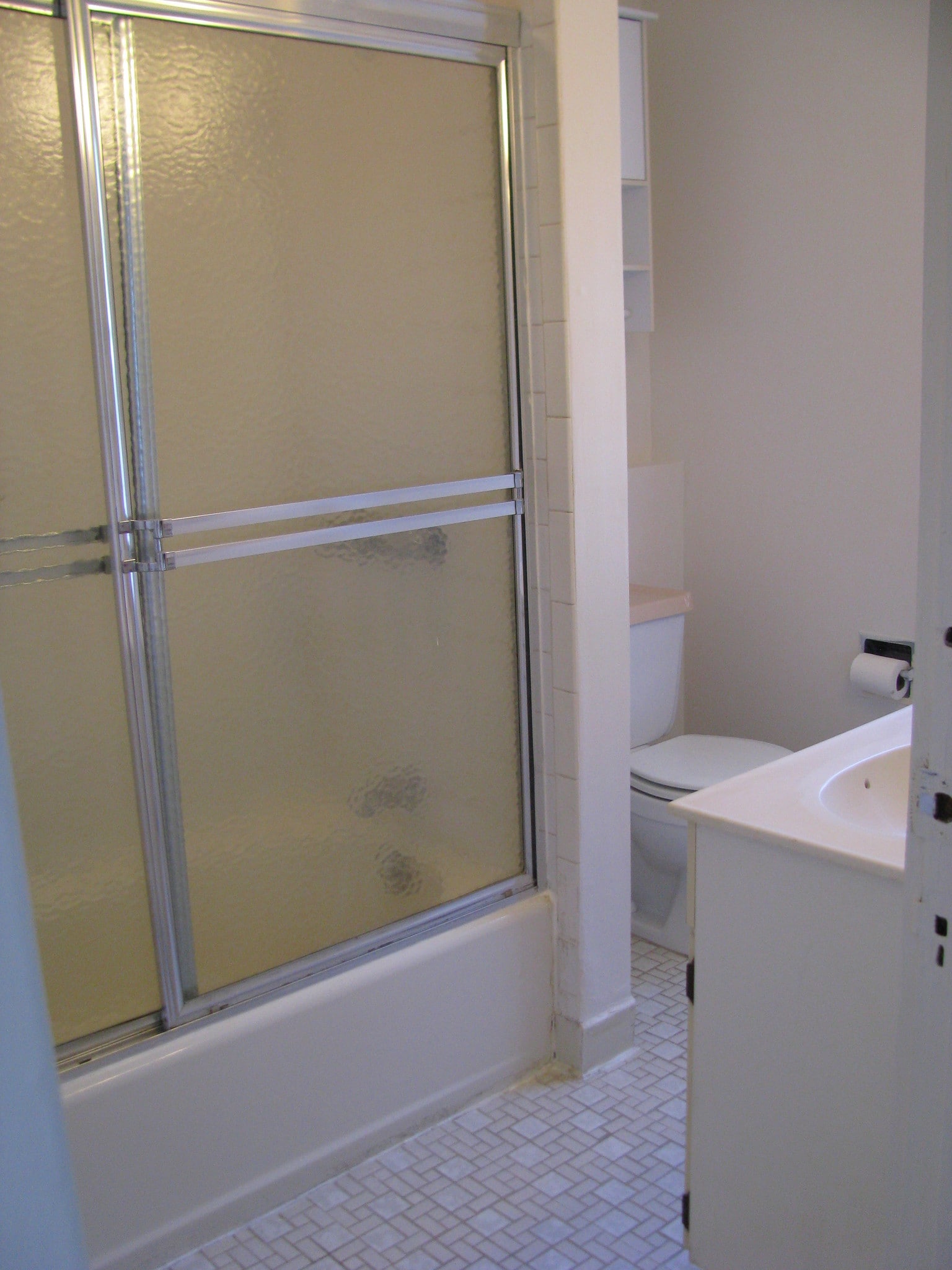 Bathroom - 167 Rolling St
