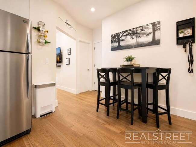 Floorplan - 863 Knickerbocker