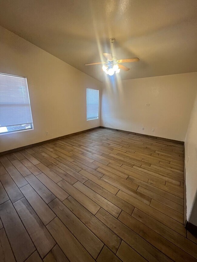 Building Photo - Cute 2 bedroom/2 Bath Home in Los Colinas