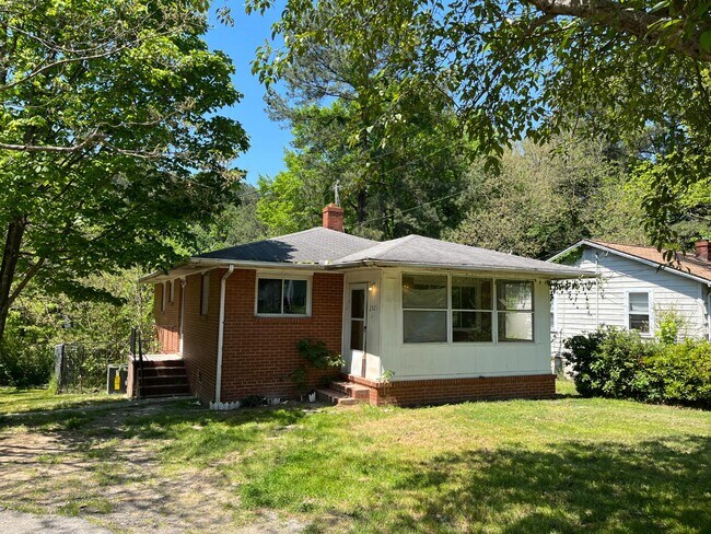 Building Photo - 2321 Stroller Ave