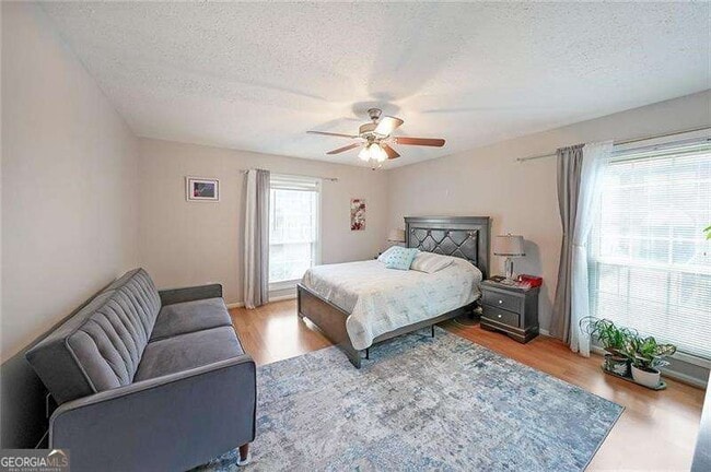 Building Photo - 6851 Roswell Rd