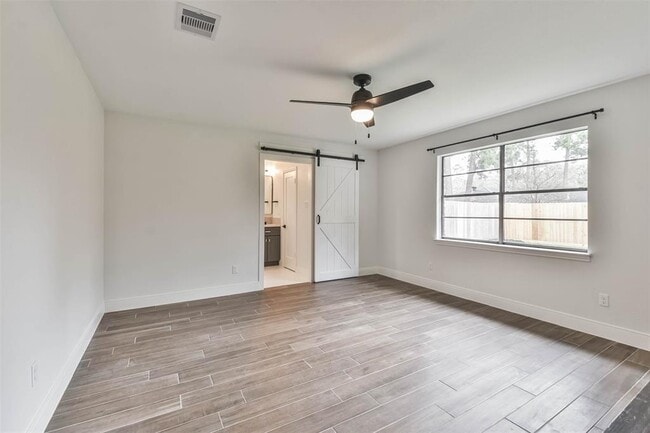 Building Photo - 2718 Foliage Green Dr
