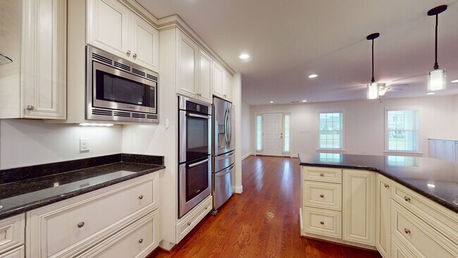 Building Photo - 202 Tidewater Dr