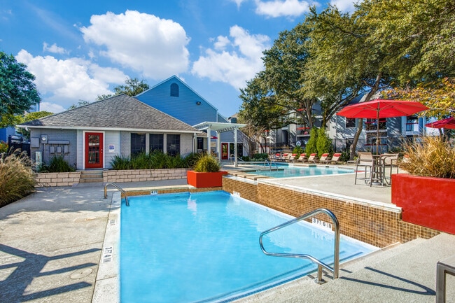 Building Photo - The Vibe Apartments