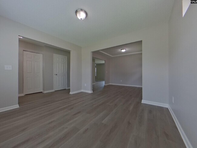 Building Photo - 113 Fox Grove Cir