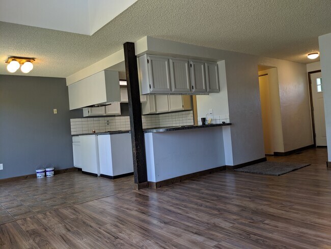Building Photo - 2115 Pleasanton St