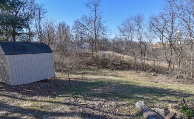 Building Photo - 5 Lake St