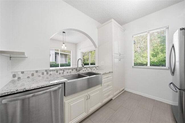 Building Photo - 18117 Paradise Point Dr