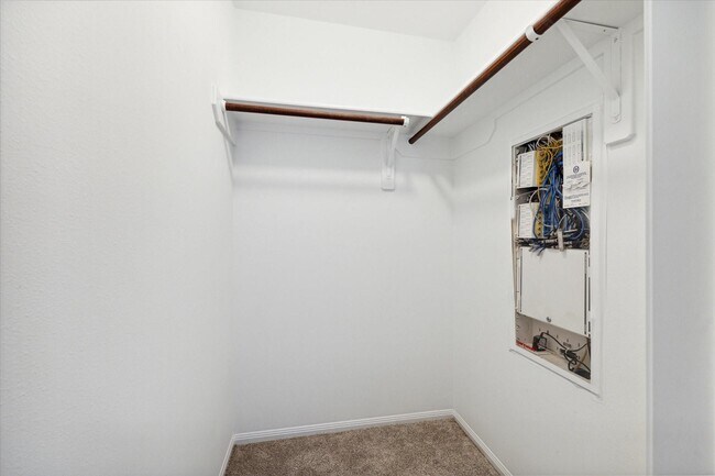 Building Photo - 30507 Russell Point Dr