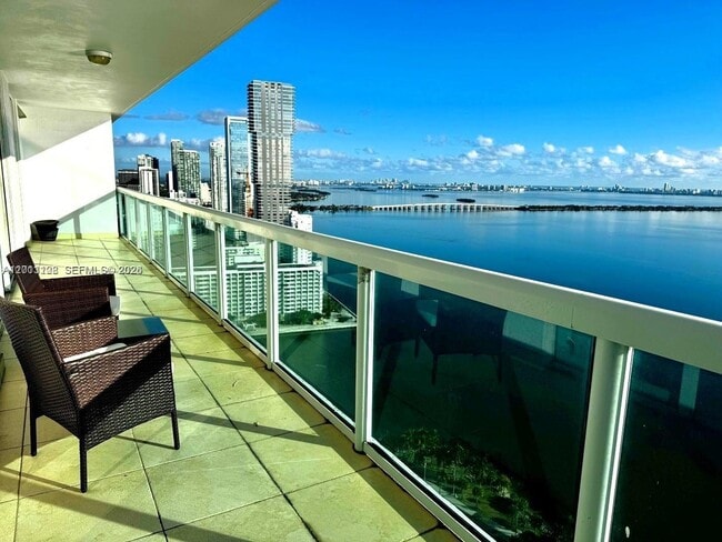 Building Photo - 1800 N Bayshore Dr