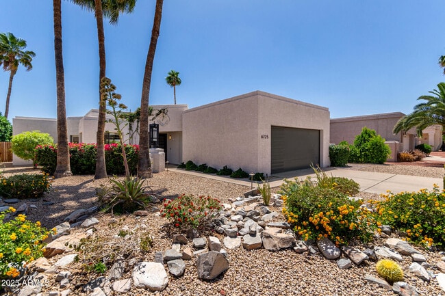 Primary Photo - 6725 E Kelton Ln