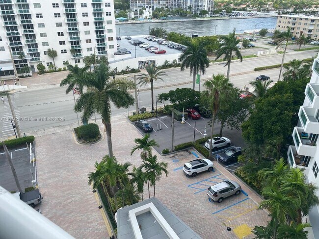 Building Photo - 3001 S Ocean Dr