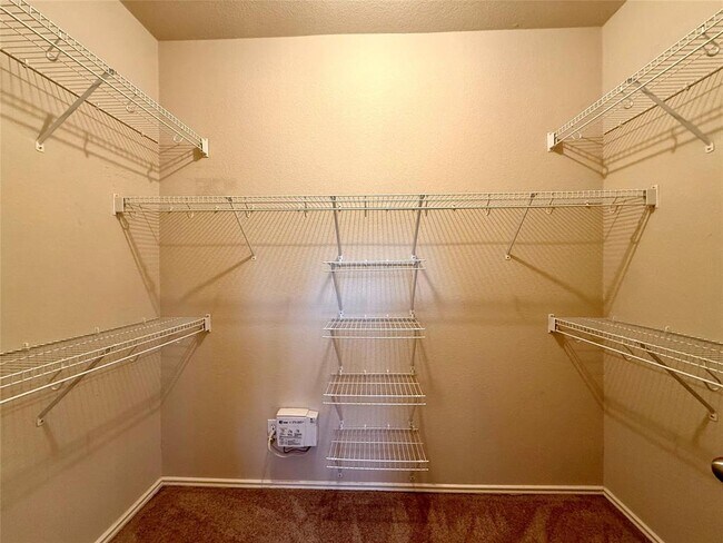 Building Photo - 1310 W Parmer Ln