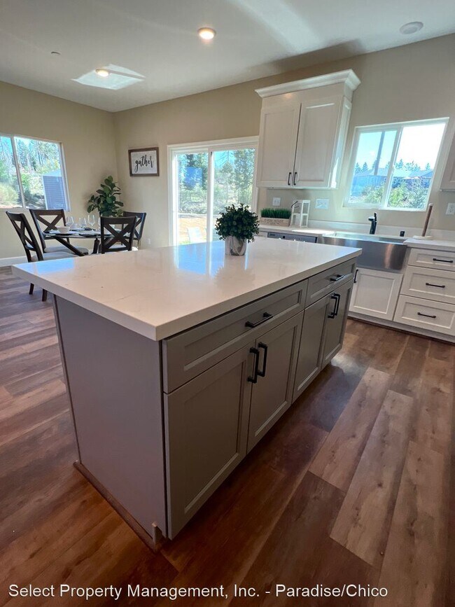 Building Photo - 3 br, 2 bath House - 8654 Skyway