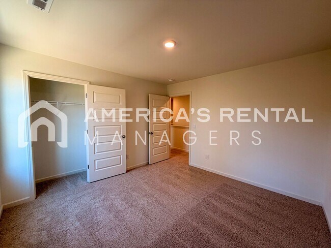 Building Photo - Spacious Two-Story Living at Doss Ferry in Kimberly, AL - Available NOW! DEPOSIT PENDING!!