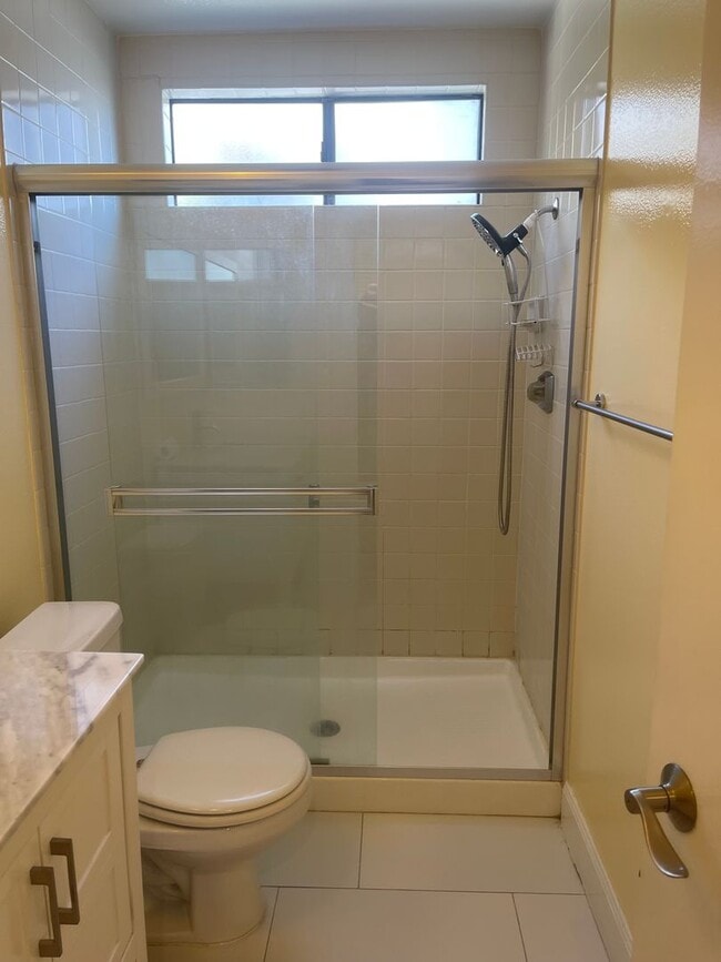 Building Photo - Hollywood Luxury 2 Bed Condo!