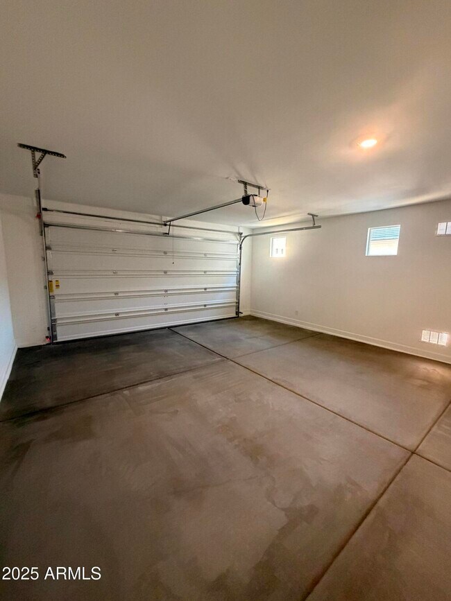 Building Photo - 7409 W Buckhorn Trail