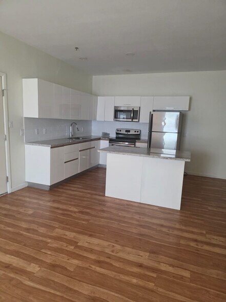 Building Photo - 2111 W University Dr