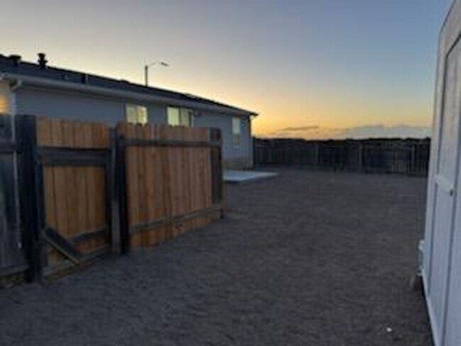 Building Photo - ALL PROSPECTIVE TENANTS MUST SUBMIT A $58 ...