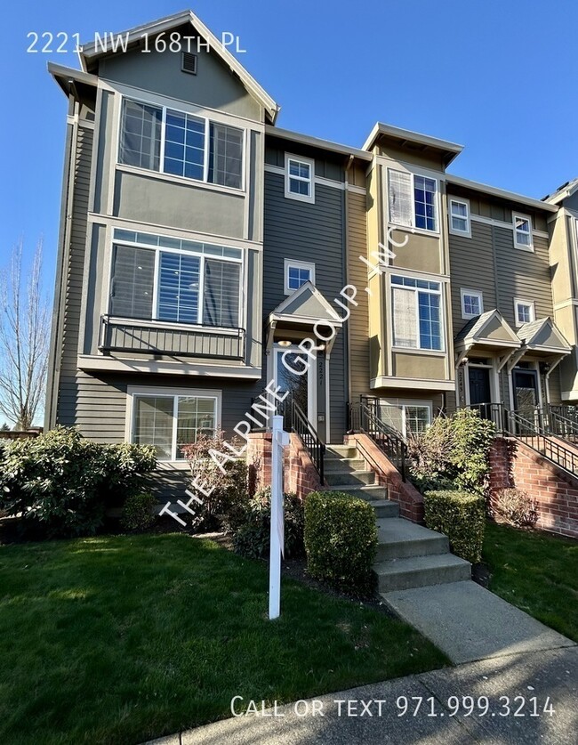 Building Photo - Beautiful Bethany Townhouse!