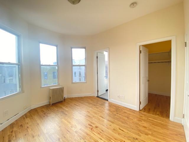 Building Photo - 2 bedroom in Brooklyn NY 11222