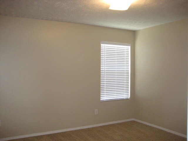 Building Photo - 1215 Lasalle Dr