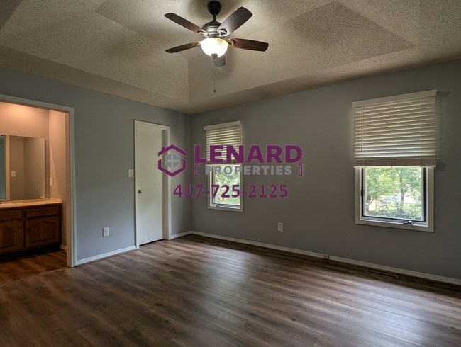 Building Photo - Large 4 Bedroom Home
