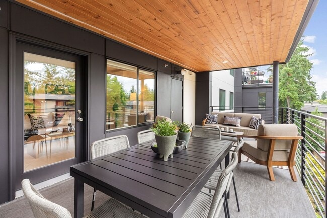 Building Photo - Comfort Meets Convenience in This Bellevue Condo