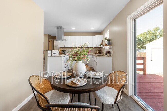 Building Photo - 1147 Inverness Dr