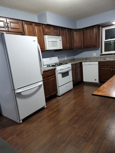 Building Photo - 13405 Arrowhead St NW